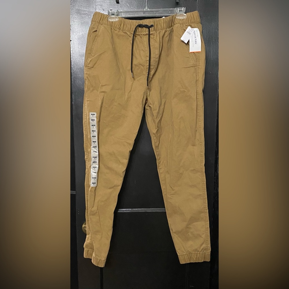 Mens old navy khaki joggers size large